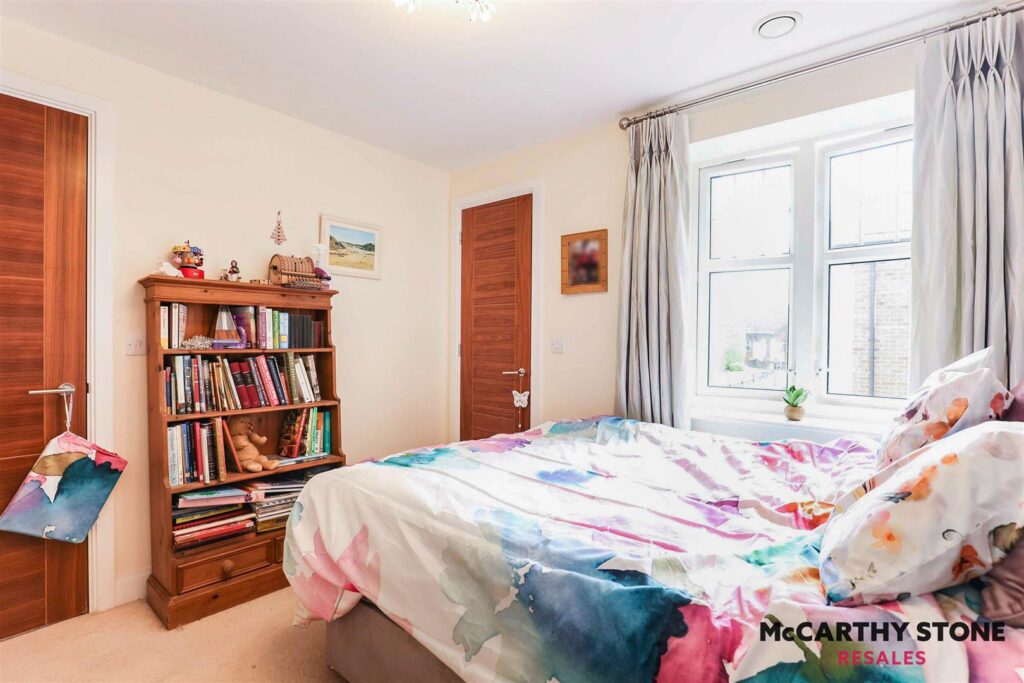 Orchard Gate, Banbury Road, Stratford-Upon-Avon, CV37 7HT