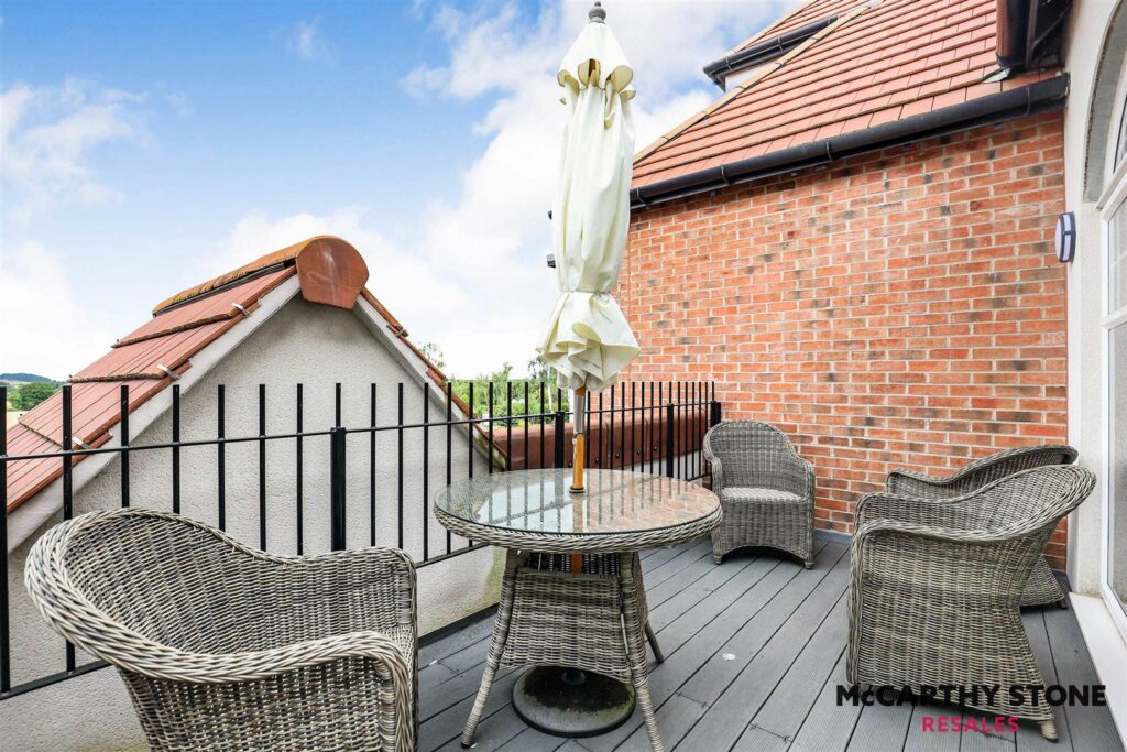 Orchard Gate, Banbury Road, Stratford-Upon-Avon, CV37 7HT