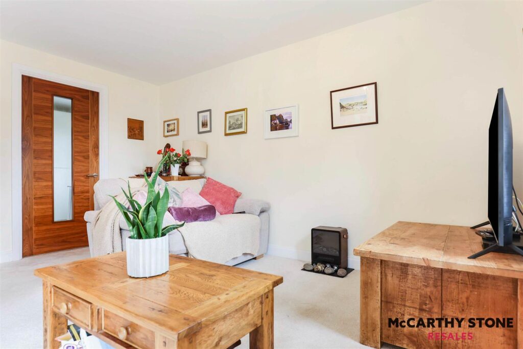 Orchard Gate, Banbury Road, Stratford-Upon-Avon, CV37 7HT