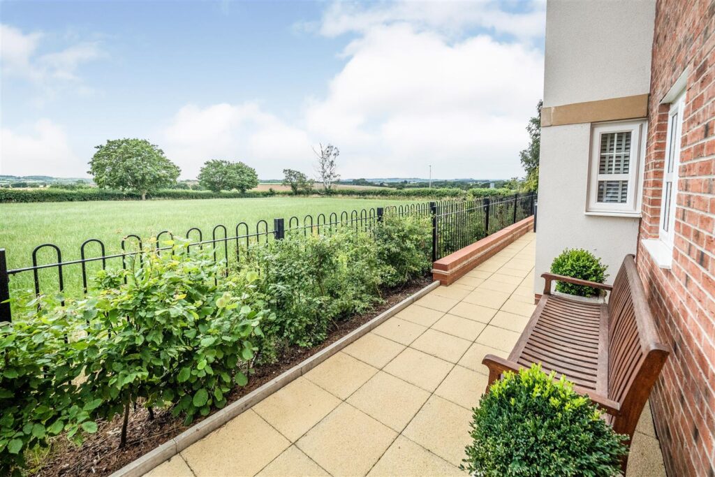 Orchard Gate, Banbury Road, Stratford-Upon-Avon, CV37 7HT
