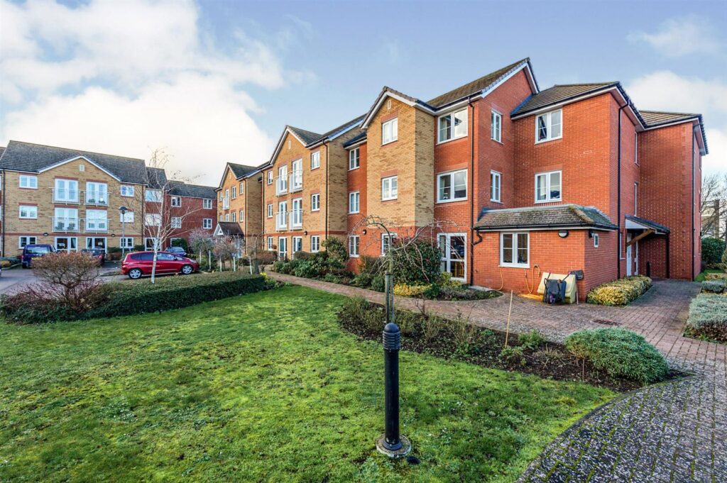 Goodes Court, Baldock Road, Royston, Herts, SG8 5FF