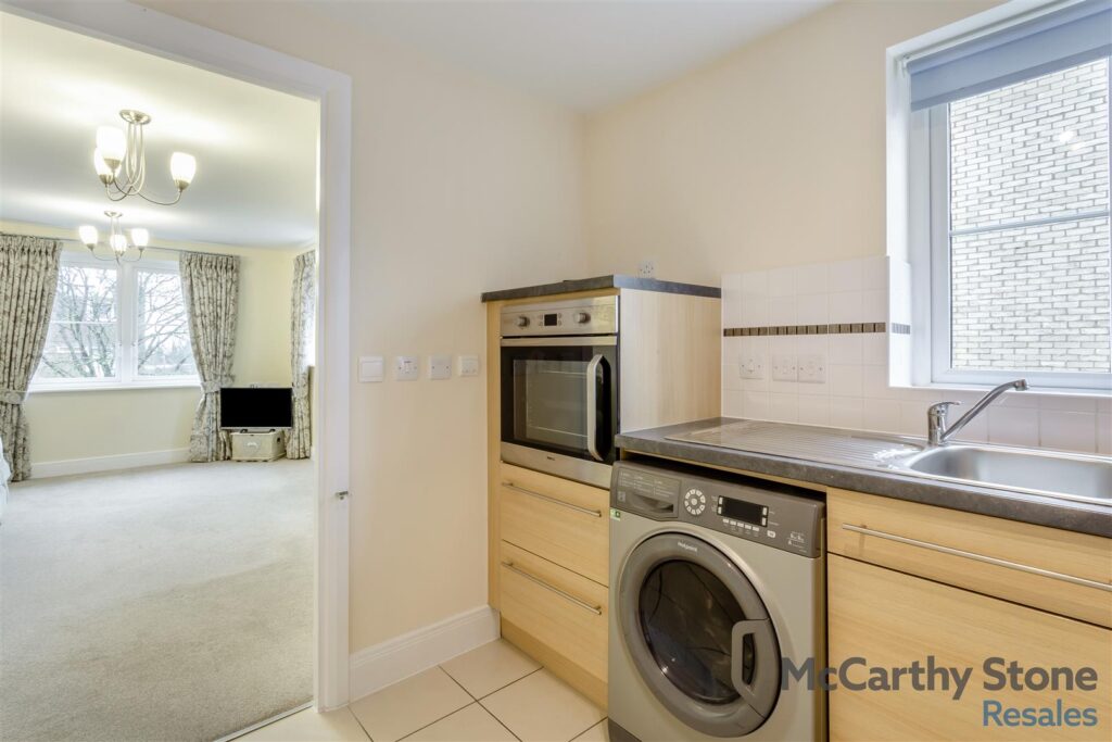 Goodes Court, Baldock Road, Royston, Herts, SG8 5FF