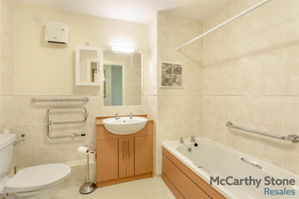 Goodes Court, Baldock Road, Royston, Herts, SG8 5FF