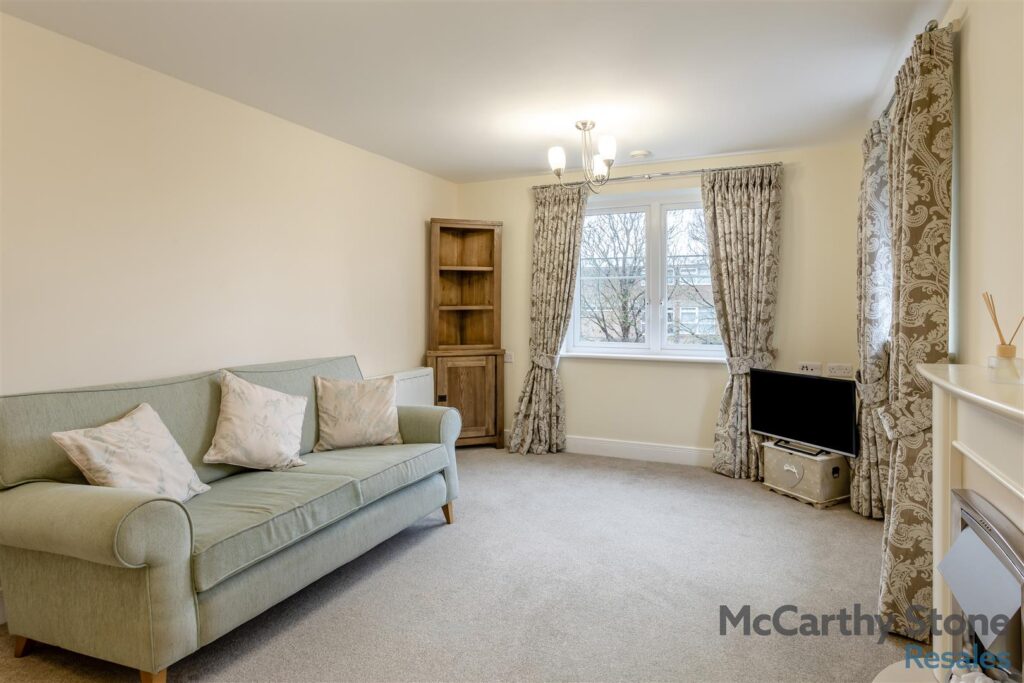 Goodes Court, Baldock Road, Royston, Herts, SG8 5FF