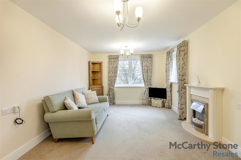 Goodes Court, Baldock Road, Royston, Herts, SG8 5FF