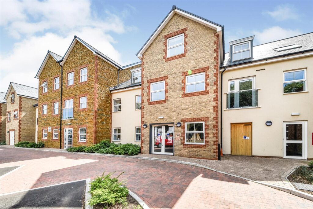 33 Eastland Grange, 16 Valentine Road, Hunstanton
