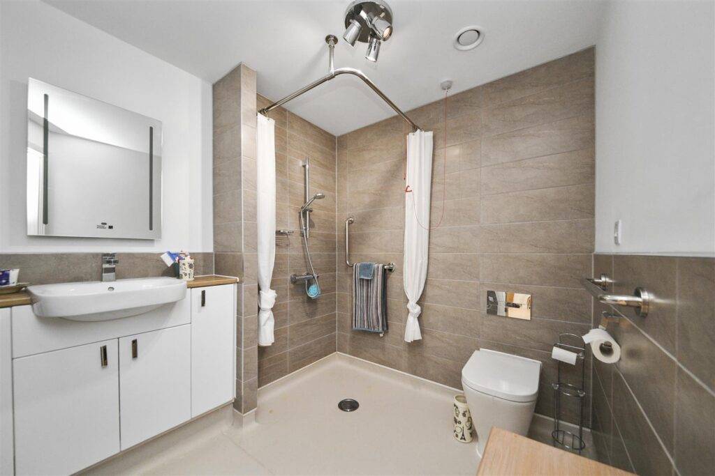 33 Eastland Grange, 16 Valentine Road, Hunstanton