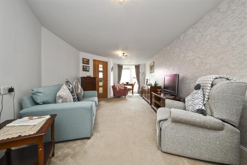 33 Eastland Grange, 16 Valentine Road, Hunstanton