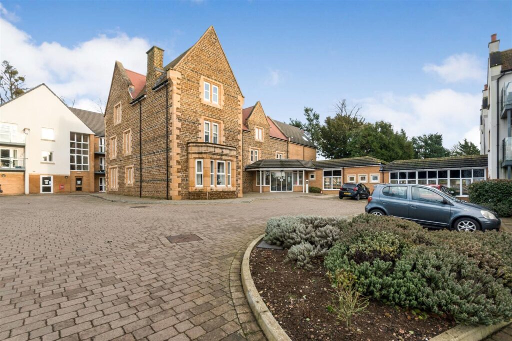 Wardington Court, Welford Road, Northampton, Northamptonshire NN2 8FR