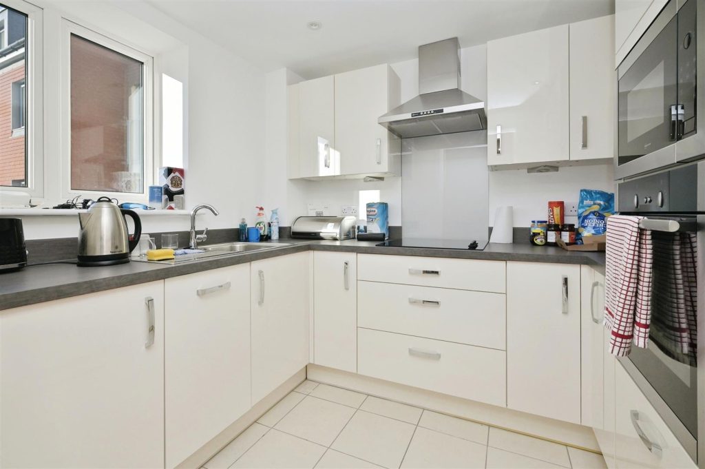 Eleanor House, London Road, St. Albans . AL1 1NR