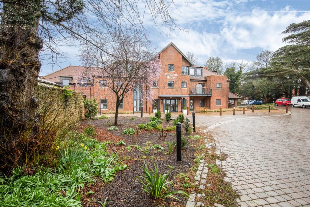 Elizabeth House, St. Giles Mews, Stony Stratford,