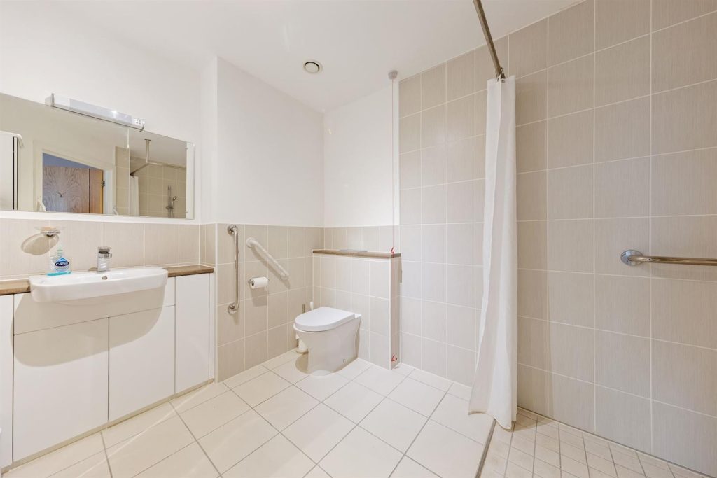 London Road, Guildford, GU1 1FF