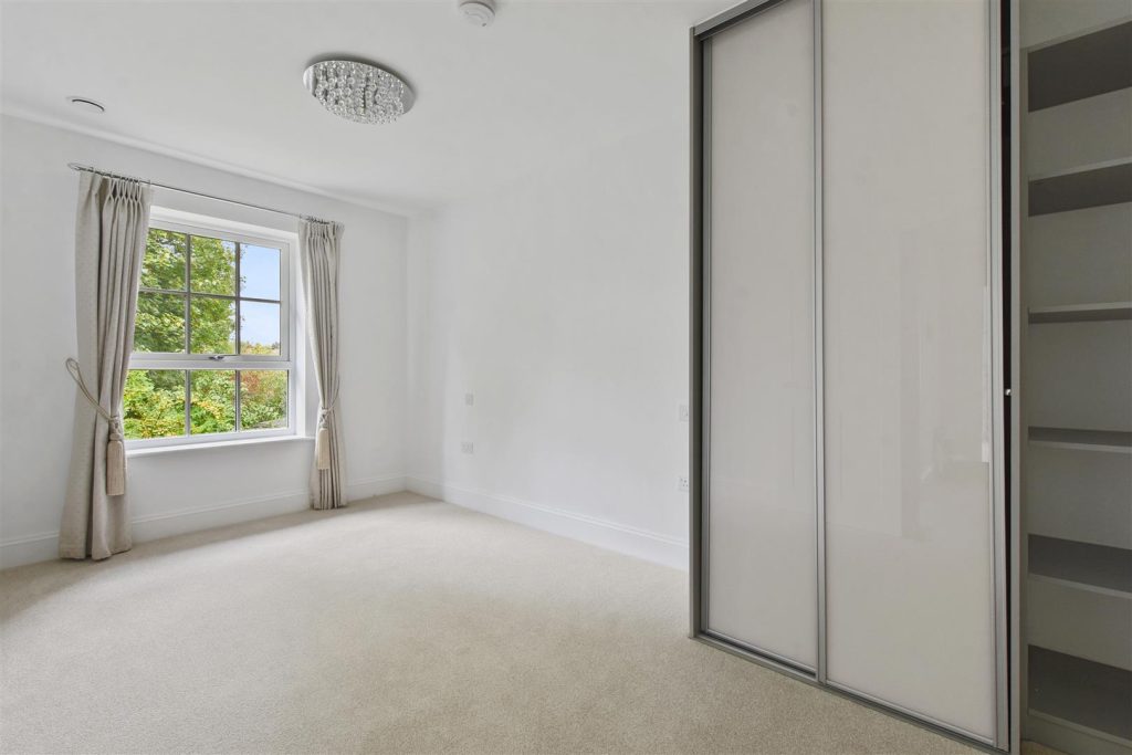 The Cloisters, High Street, Great Missenden, HP16 0AA