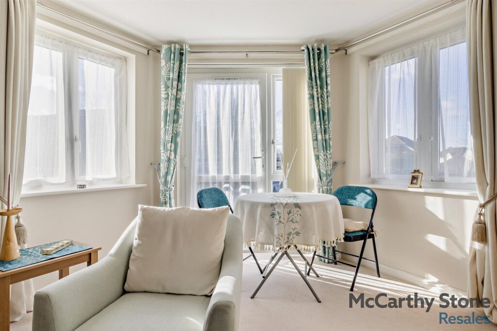 Farringford Court, Avenue Road, Lymington, Hampshire, SO41 9PA