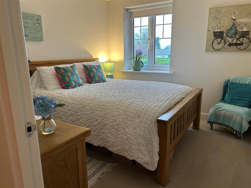 Hooton Road, Willaston, Neston