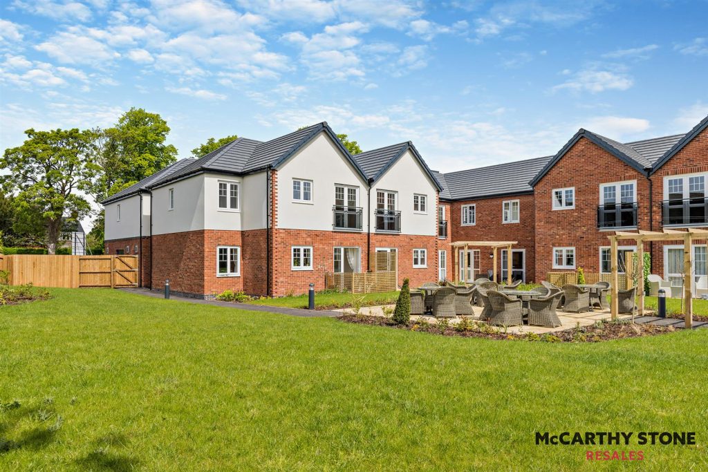 Hooton Road, Willaston, Neston