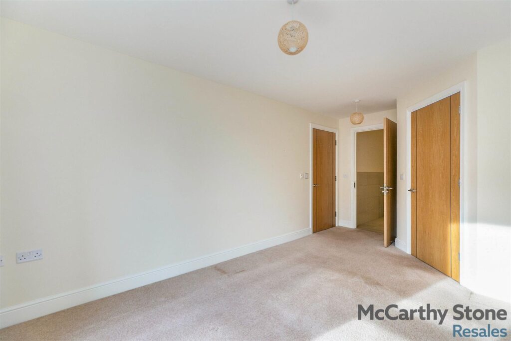 Elm Tree Court, High Street, Huntingdon