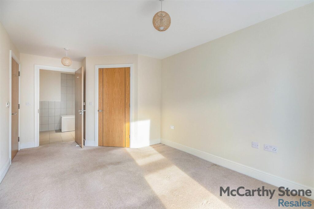 Elm Tree Court, High Street, Huntingdon