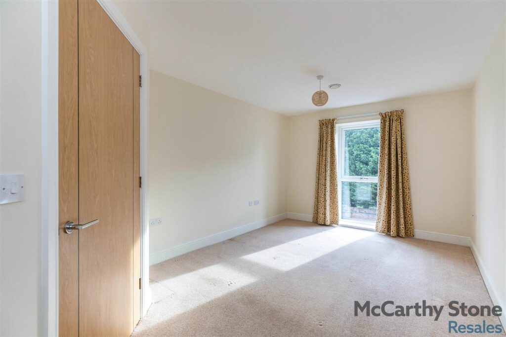 Elm Tree Court, High Street, Huntingdon