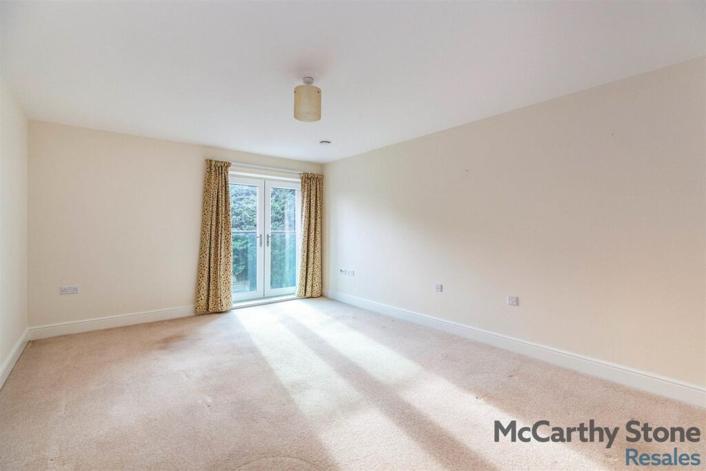 Elm Tree Court, High Street, Huntingdon