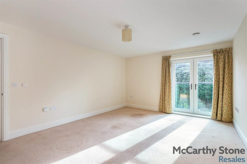 Elm Tree Court, High Street, Huntingdon