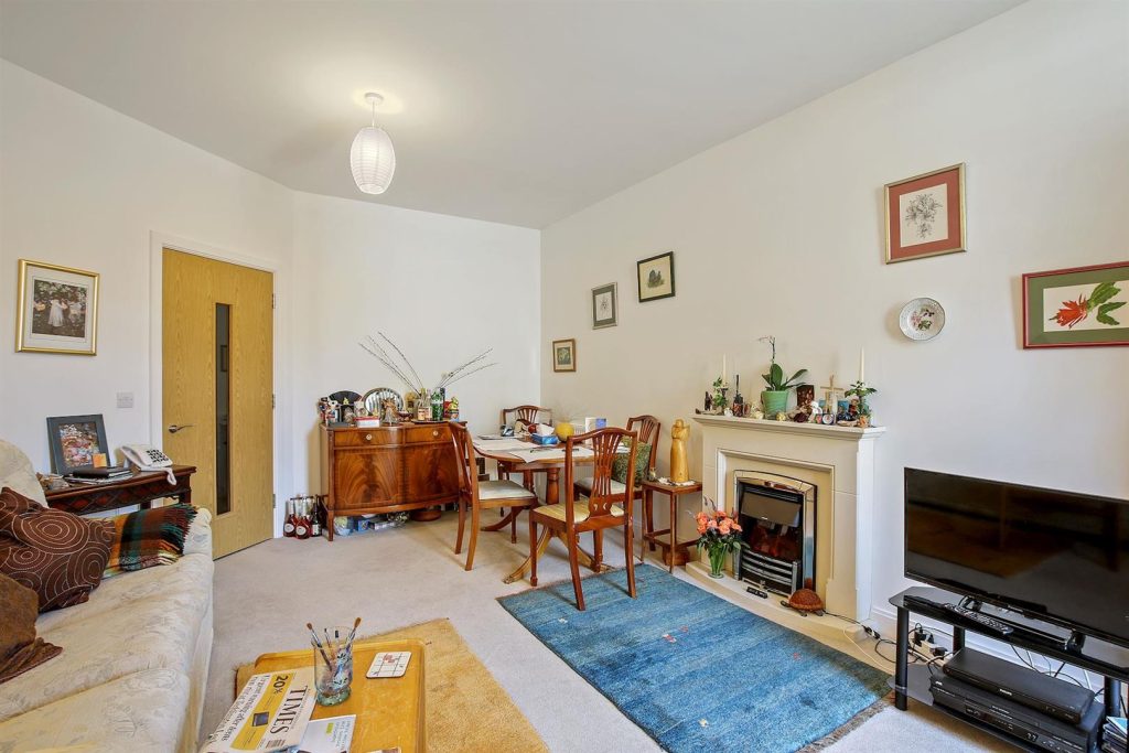 Twickenham Road, Isleworth, TW7 7DJ