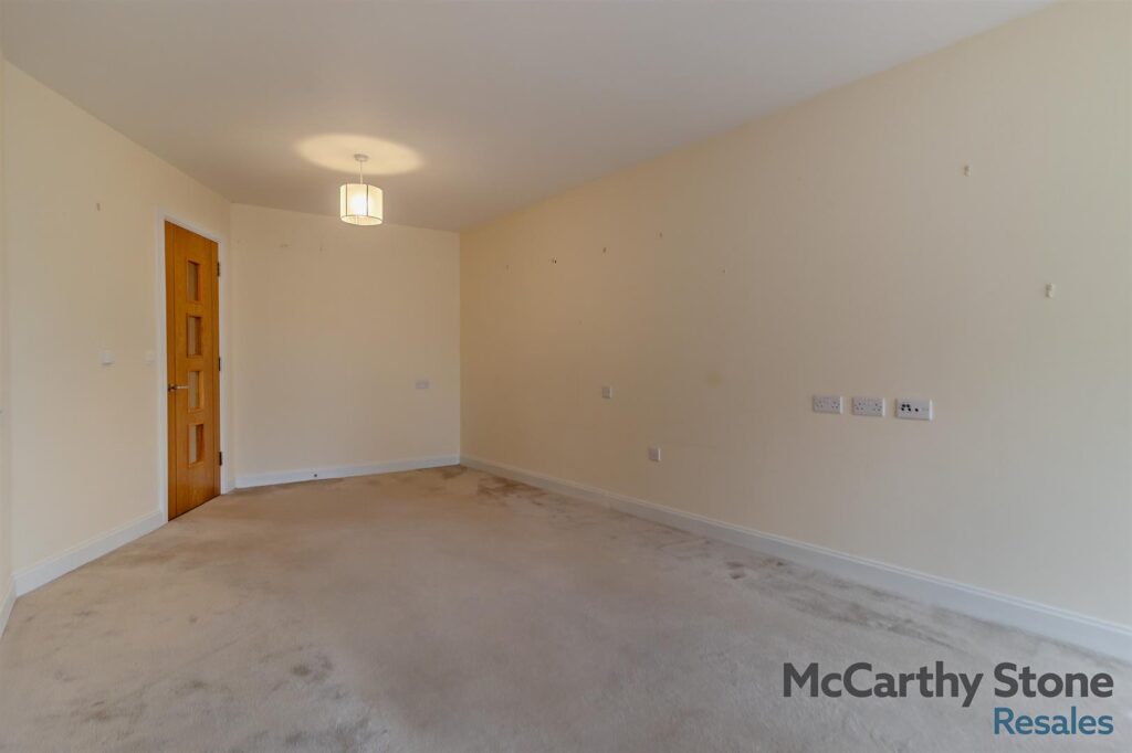 Roslyn Court, Lisle Lane, Ely, Cambridgeshire, CB7 4FA