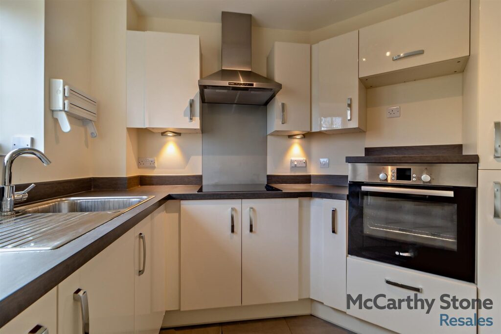 Roslyn Court, Lisle Lane, Ely, Cambridgeshire, CB7 4FA