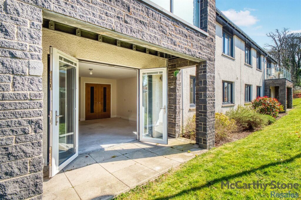 Ashbrae, Crookfur Road, Newton Mearns, Glasgow