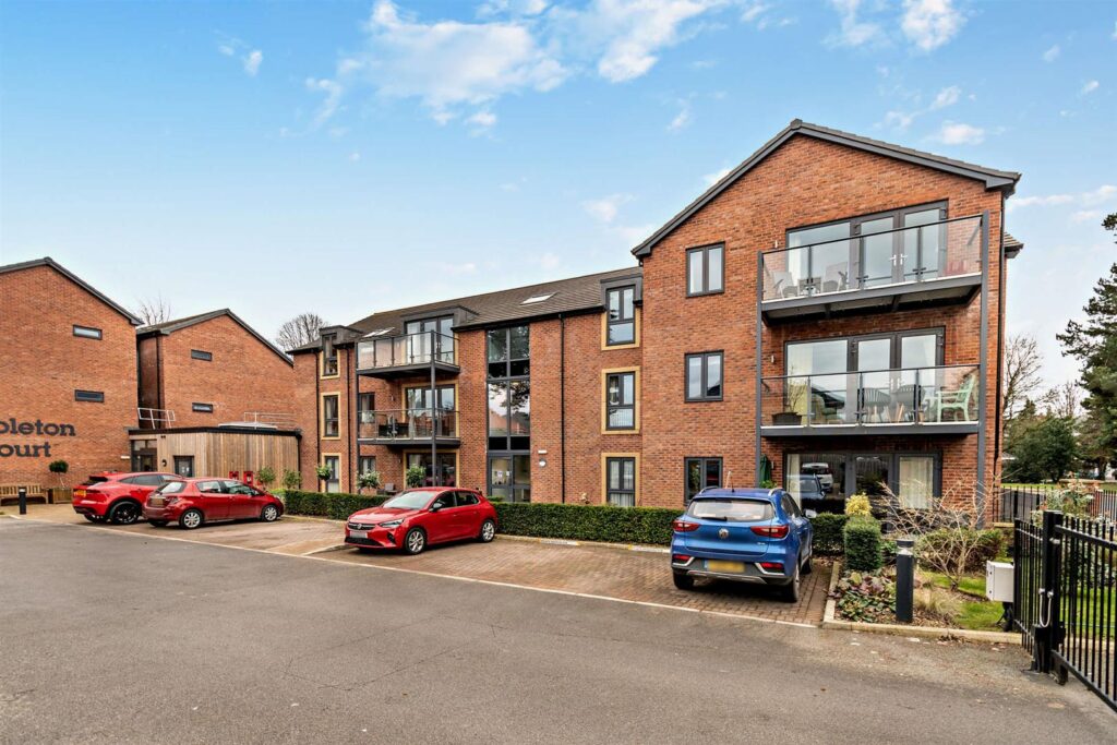 Stapleton Court, Waller Grove, Swanland, HU14 3RW