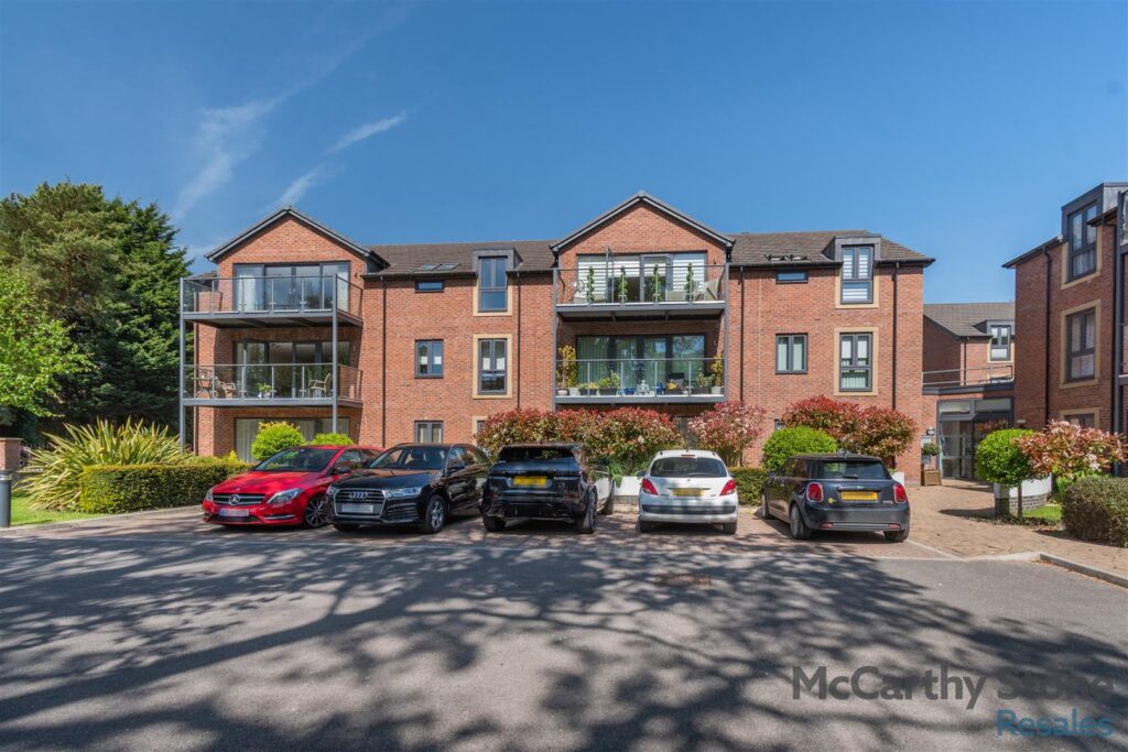Stapleton Court, Waller Grove, Swanland, HU14 3RW