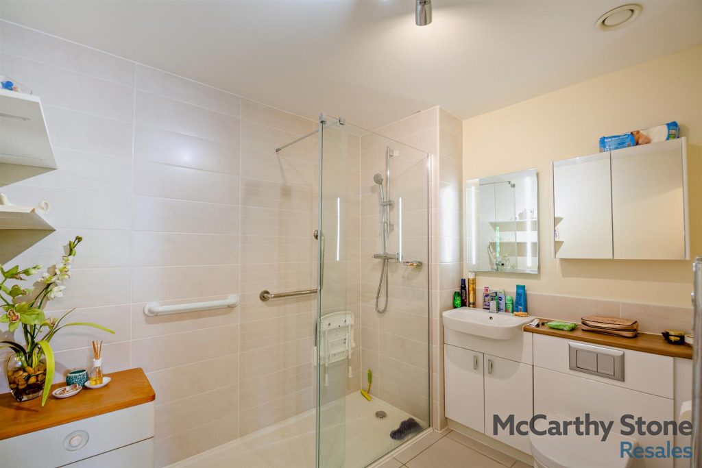 Bangor Road, Benllech, Tyn-y-Gongl, Anglesey, Gwynedd, LL74 8TF