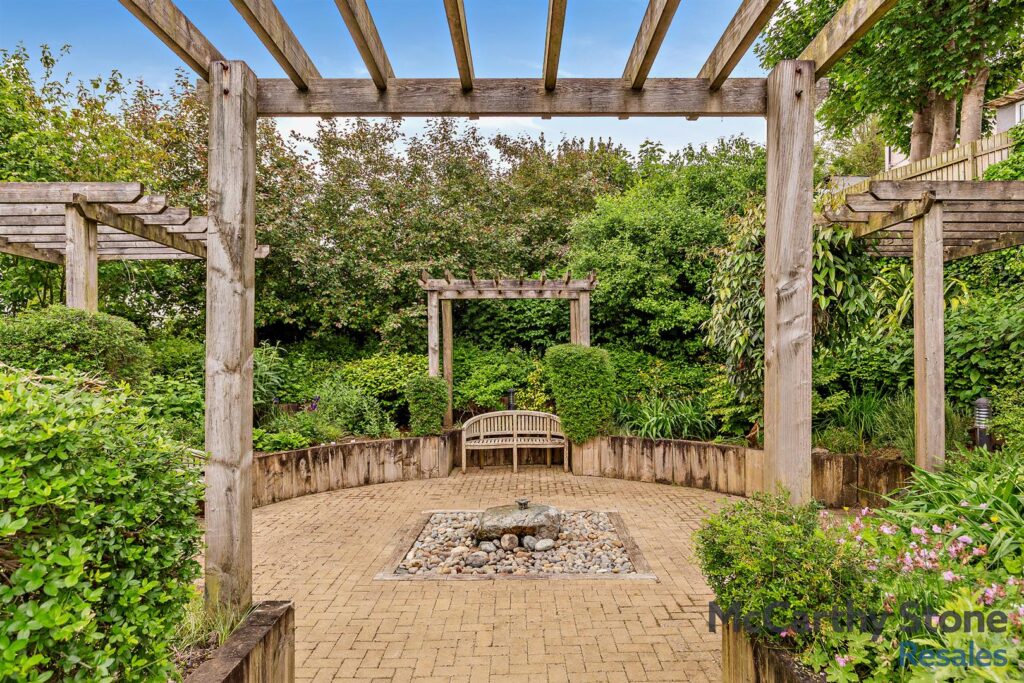 Lys Lander, Tregolls Road, Truro, TR1 1GR
