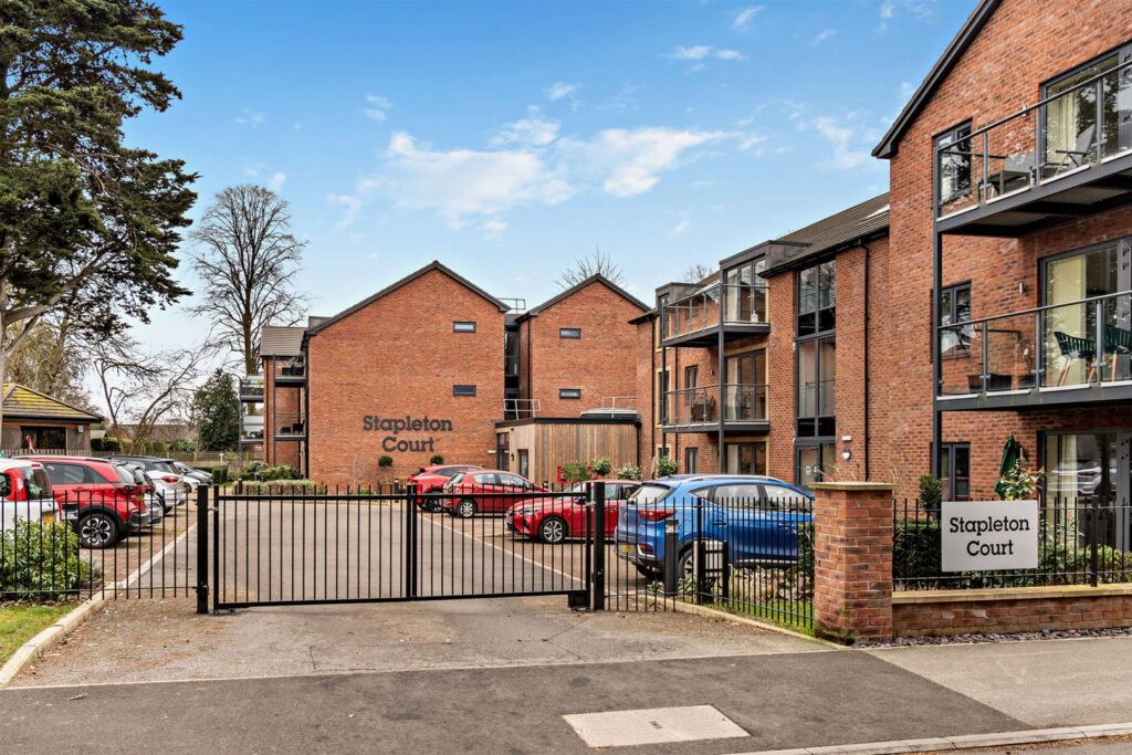 Stapleton Court, Waller Grove, Swanland, HU14 3RW