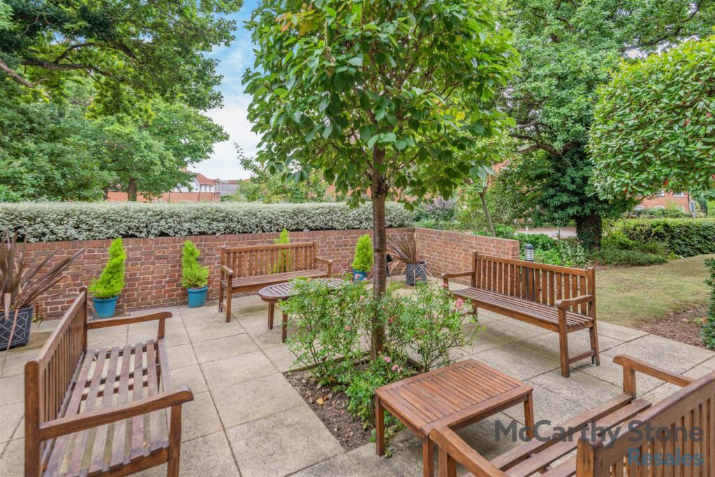 Peel Court, College Way, Welwyn Garden City, Hertfordshire, AL8 6DG