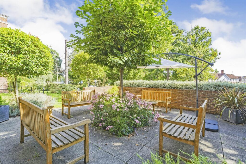 Peel Court, College Way, Welwyn Garden City, Hertfordshire, AL8 6DG