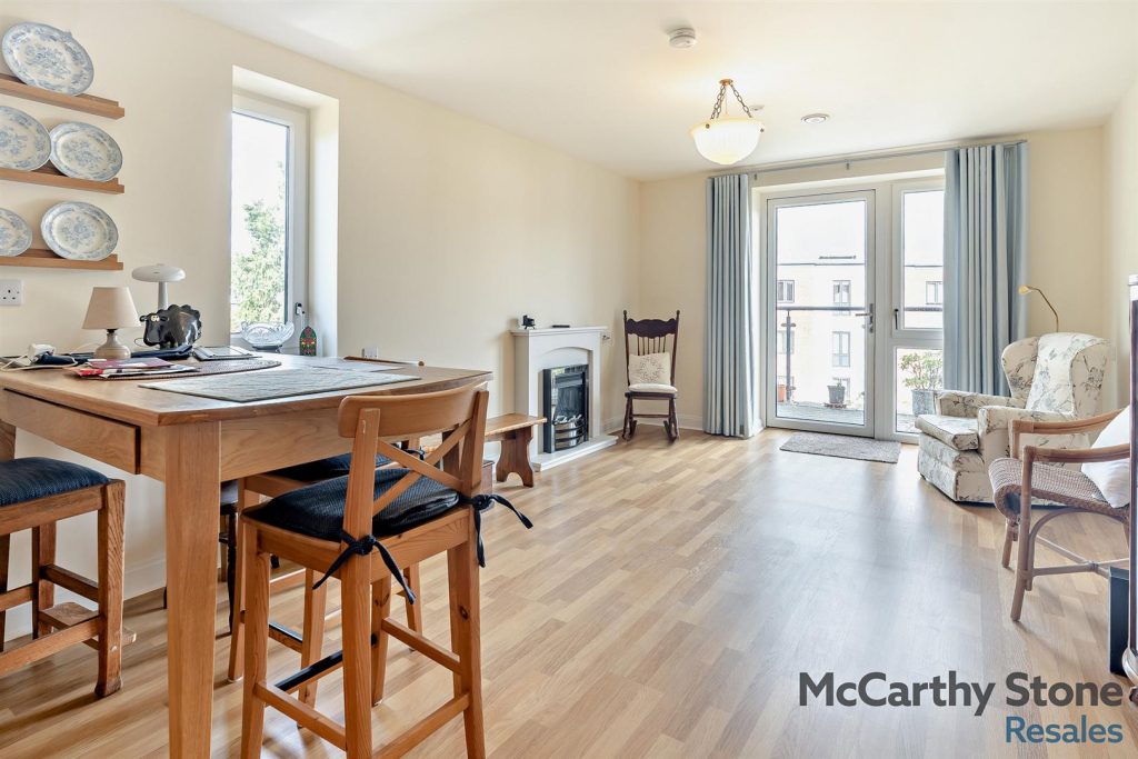 Llys Isan, Ilex Close, Llanishen, Cardiff, CF14 5DZ