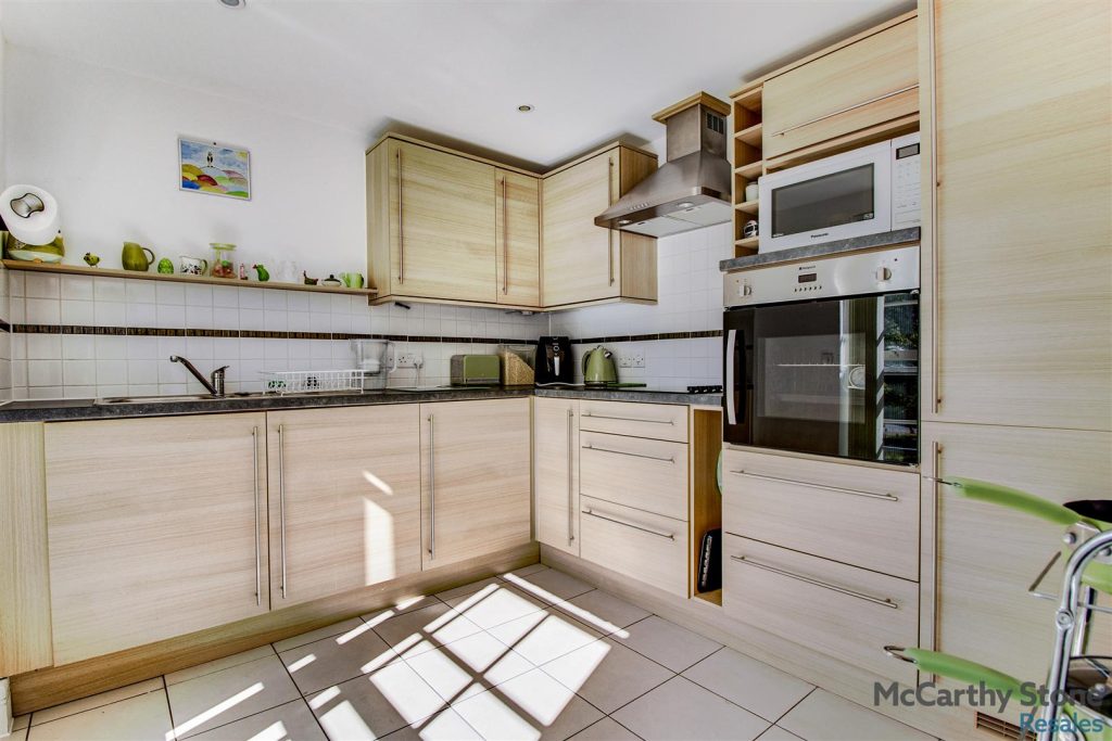 Peel Court, College Way, Welwyn Garden City, Hertfordshire, AL8 6DG