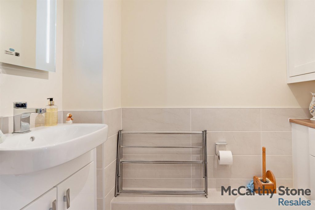 Llys Isan, Ilex Close, Llanishen, Cardiff, CF14 5DZ