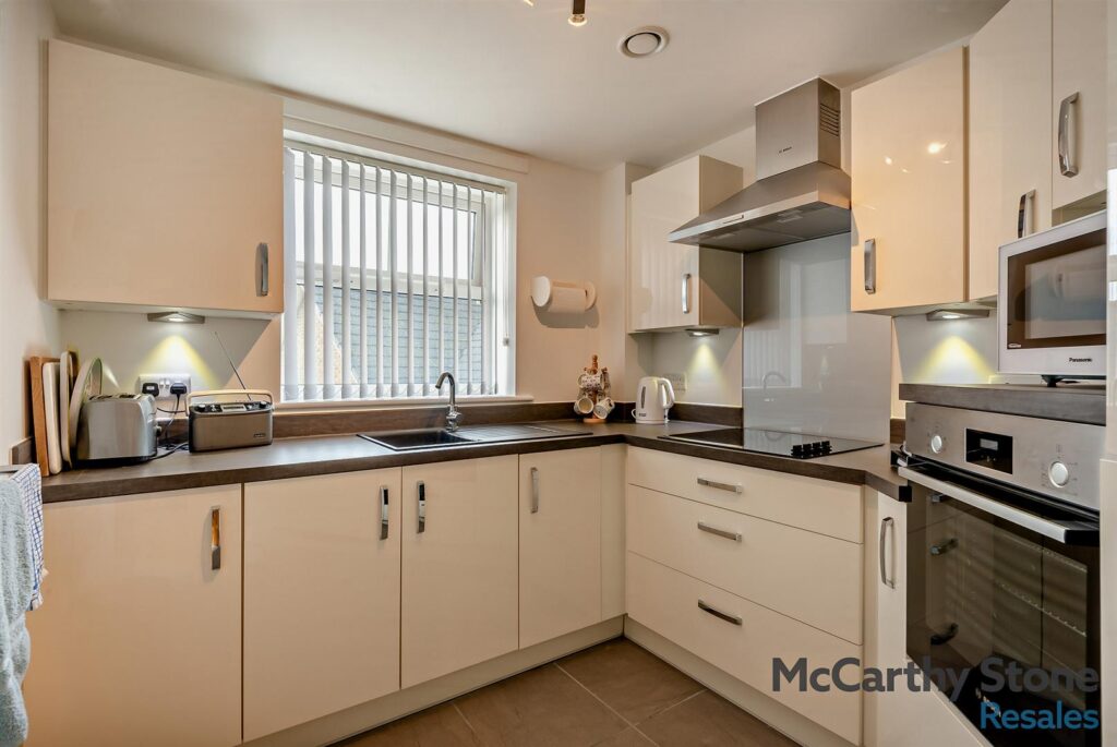 Eastland Grange, 16 Valentine Road, Westgate, Hunstanton, Norfolk, PE36 5FA