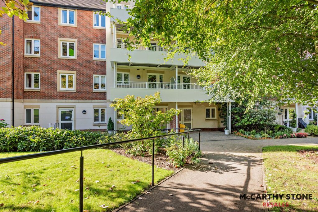 Shackleton Place, Bath Road, Devizes, Wiltshire, SN10 2GZ