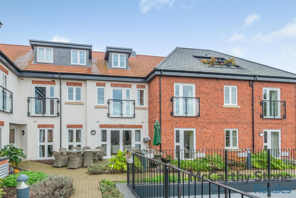 4 Samuel House, Westpole Avenue, Barnet EN4 0FP
