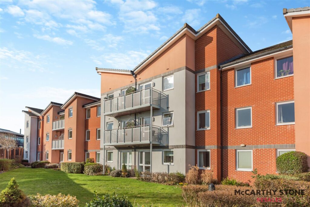 Benedict Court, Western Avenue, Newbury, Berkshire, RG14 1AR