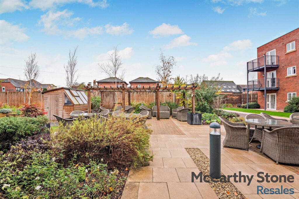 The Moors, Thatcham