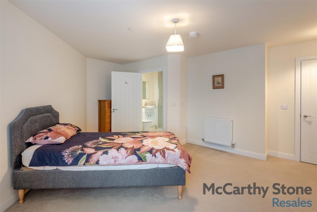 4 Samuel House, Westpole Avenue, Barnet EN4 0FP