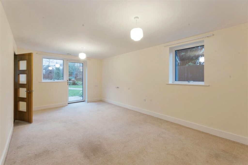 8 Westonia Court, 582-592 Wellingborough Road, Northampton