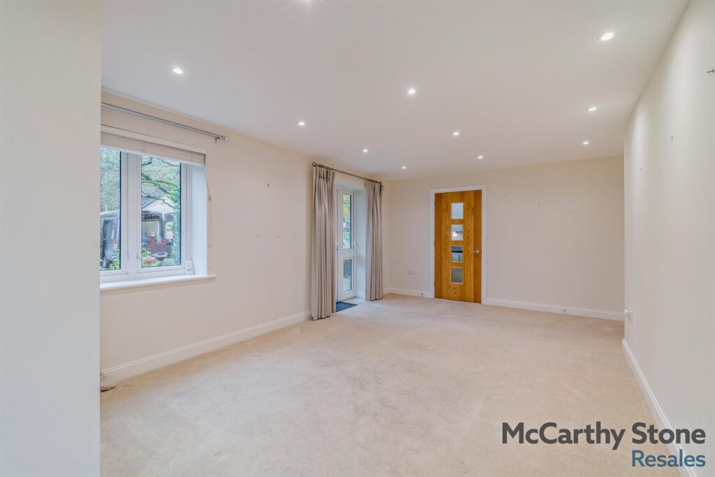 Shackleton Place, Bath Road, Devizes, Wiltshire, SN10 2GZ