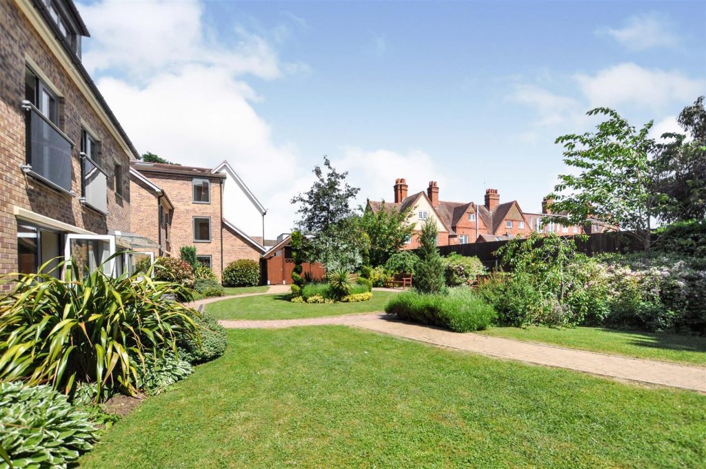 8 Westonia Court, 582-592 Wellingborough Road, Northampton