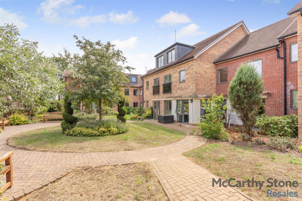 8 Westonia Court, 582-592 Wellingborough Road, Northampton
