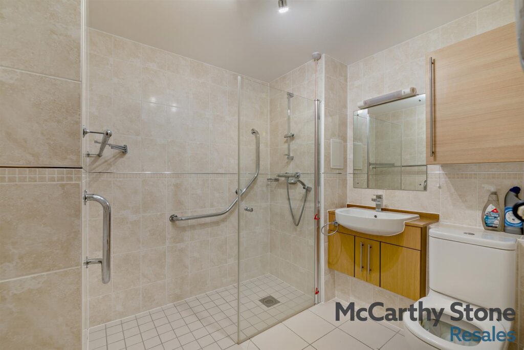 Emma Court, Southern Road, Basingstoke, RG21 7QF